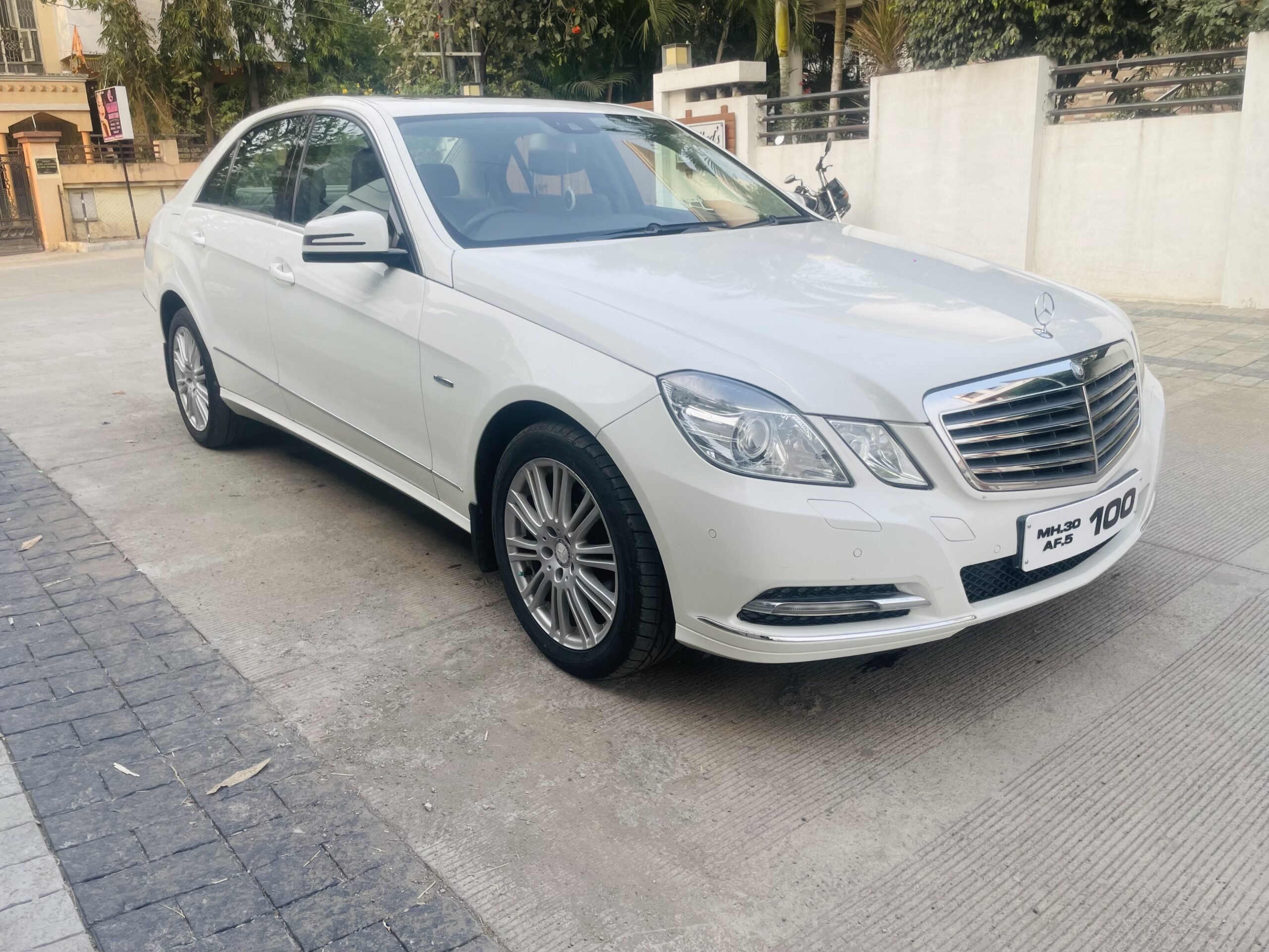 
								Mercedes-Benz E-Class [2012] E220 CDI Blue Efficiency full									